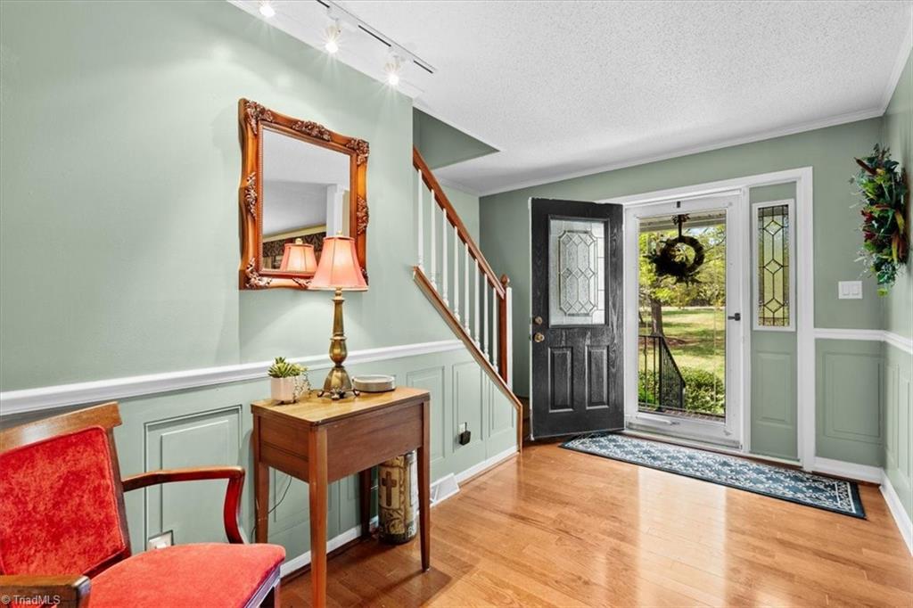 9825 Cherry Grove Road Reidsville, NC 27320 - Photo 4 of 49 FOYER
