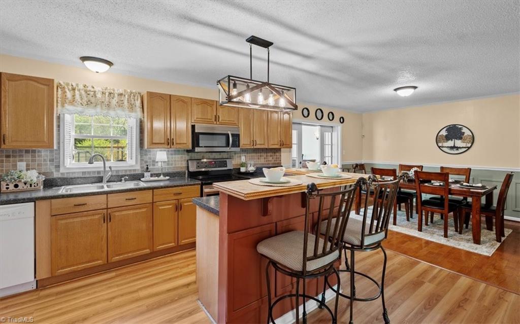 9825 Cherry Grove Road Reidsville, NC 27320 - Photo 7 of 49 BRIGHT & SUNNY!