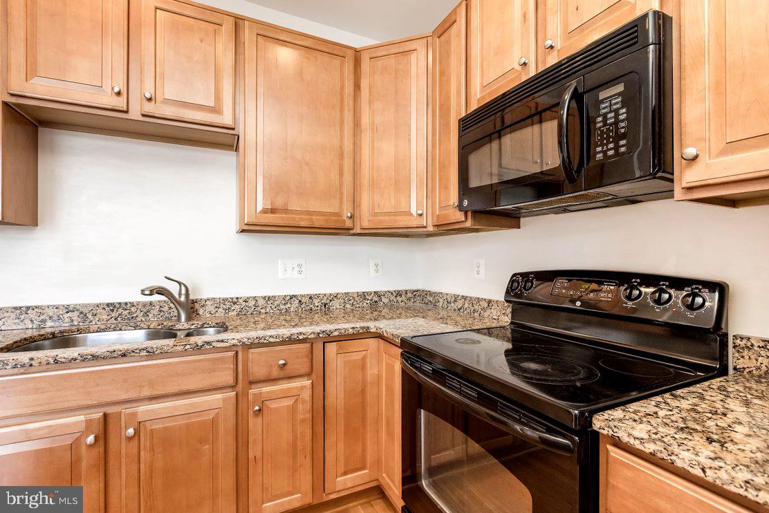 11843 Skylark Road Clarksburg, MD 20871 - Photo 11 of 34 Kitchen3