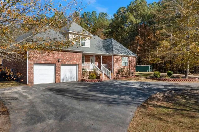 a view of a house with a outdoor space