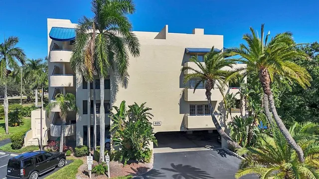 $325,000 | 825 South Osprey Avenue, Unit 104, Sarasota, FL 34236