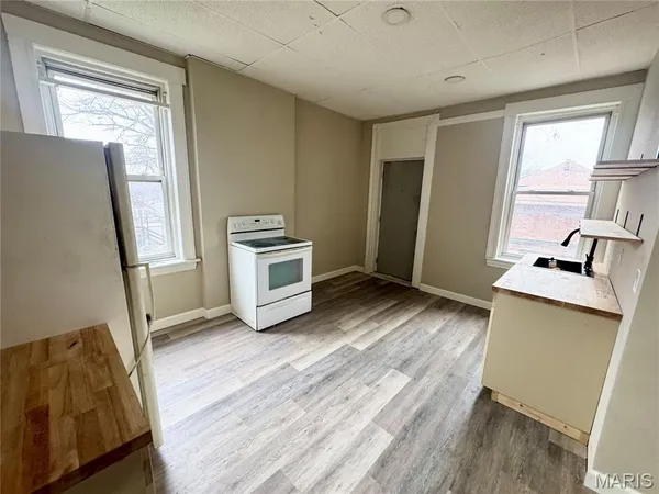 $925 | 2141 Edison Avenue, Granite City, IL 62040