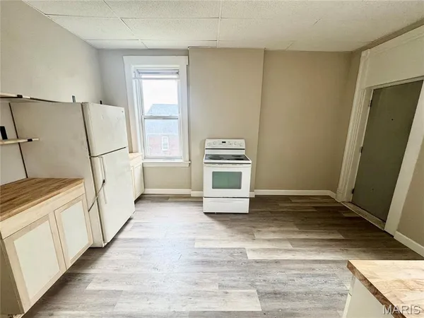 $925 | 2141 Edison Avenue, Granite City, IL 62040