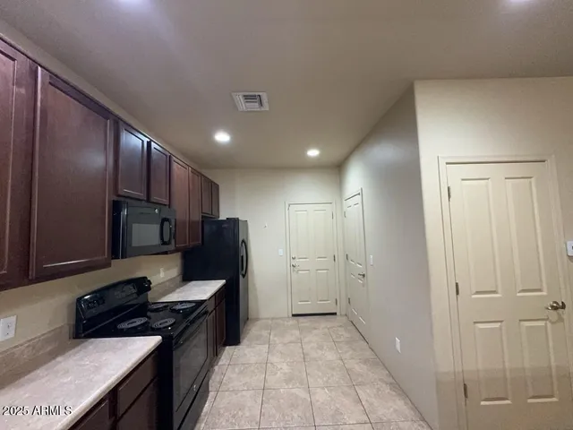 $1,850 | 2078 Cascadia Drive, Sierra Vista, AZ 85635