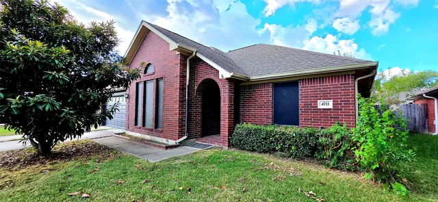 $1,800 | 4711 Stonebridge Street, Baytown, TX 77521