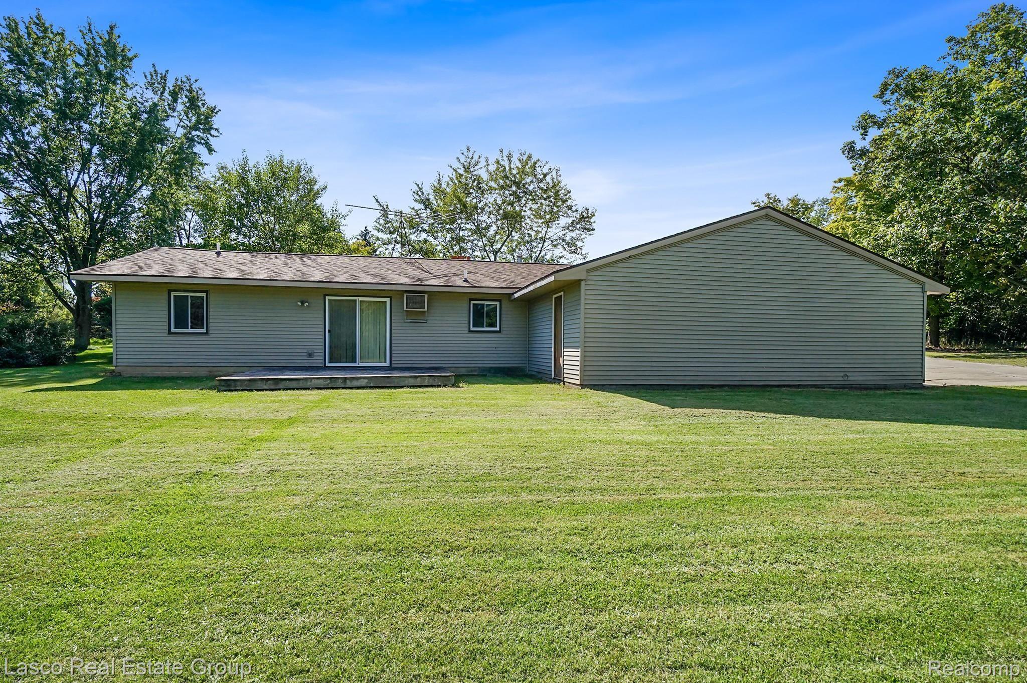 11330 Tipsico Lake Road Fenton, MI 48430 - Photo 7 of 24 DSC09827.jpg