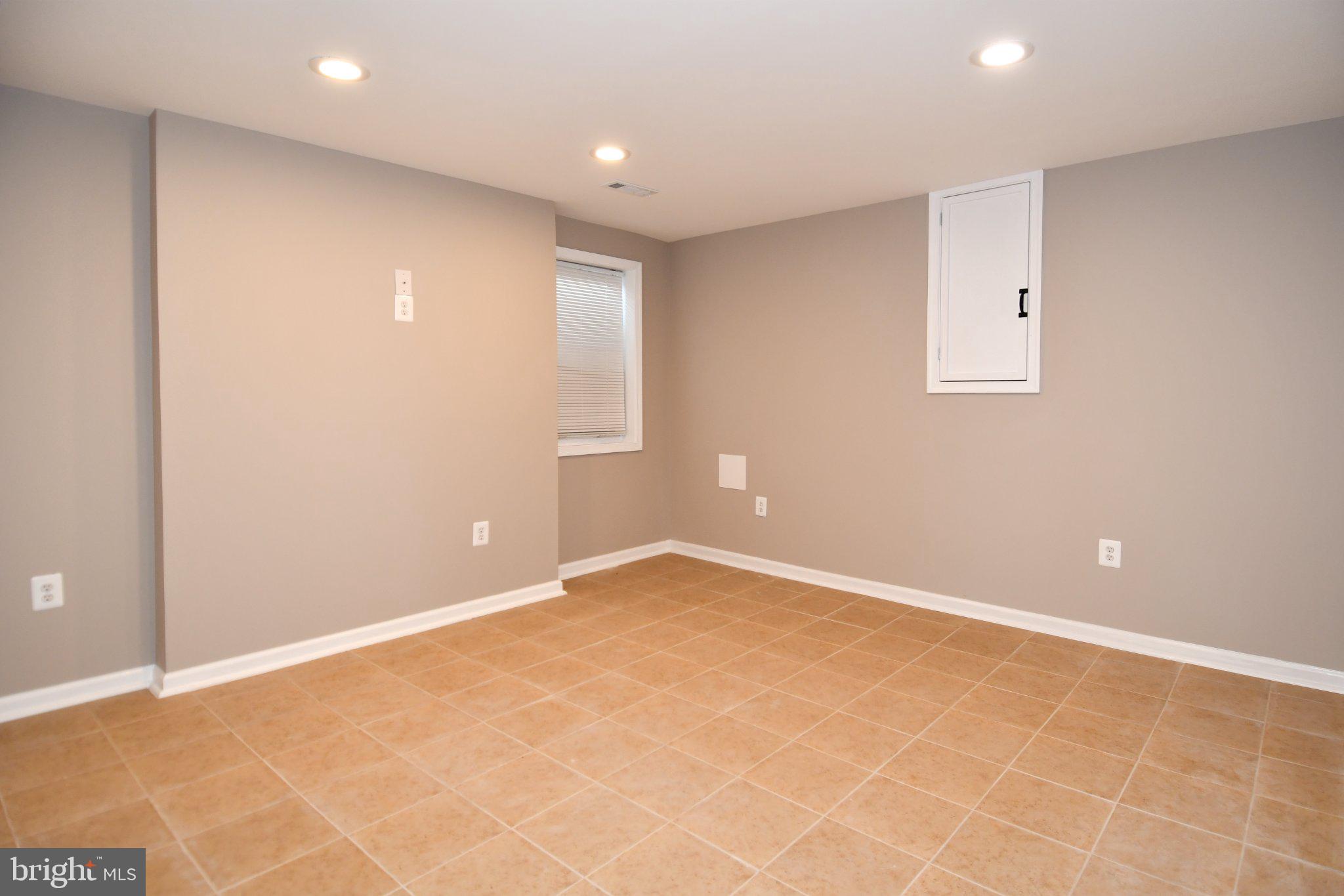 5301 Tilden Road Bladensburg, MD 20710 - Photo 37 of 45 Versatile space ready for your vision.