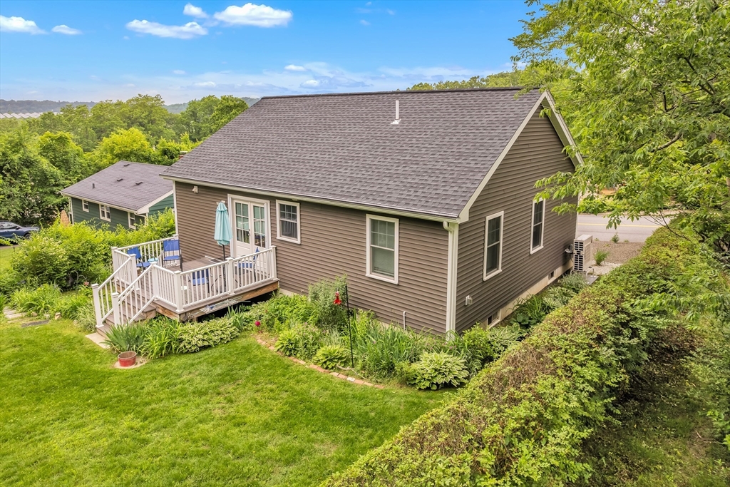 12 Cliff Street Worcester, MA 01607 - Photo 25 of 29