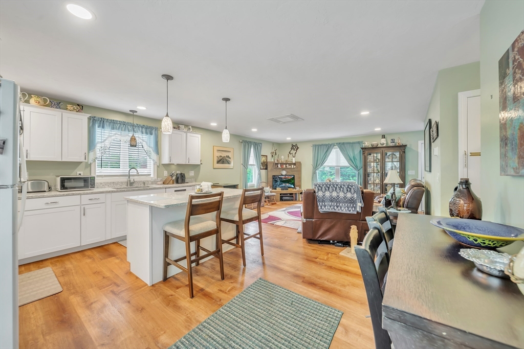 12 Cliff Street Worcester, MA 01607 - Photo 7 of 29