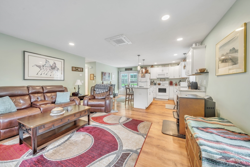 12 Cliff Street Worcester, MA 01607 - Photo 9 of 29