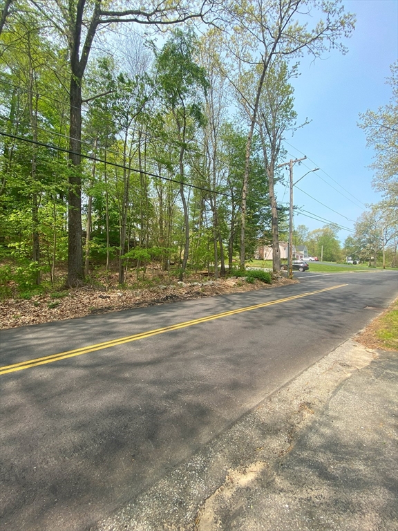 1 R Camelot Circle Dudley, MA 01571 - Photo 3 of 8 Gallery Image 3