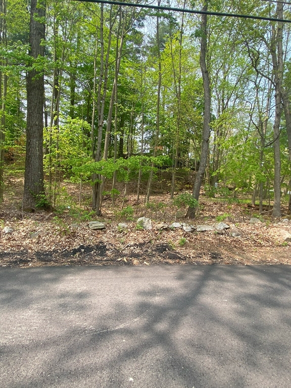 1 R Camelot Circle Dudley, MA 01571 - Photo 5 of 8 Gallery Image 5