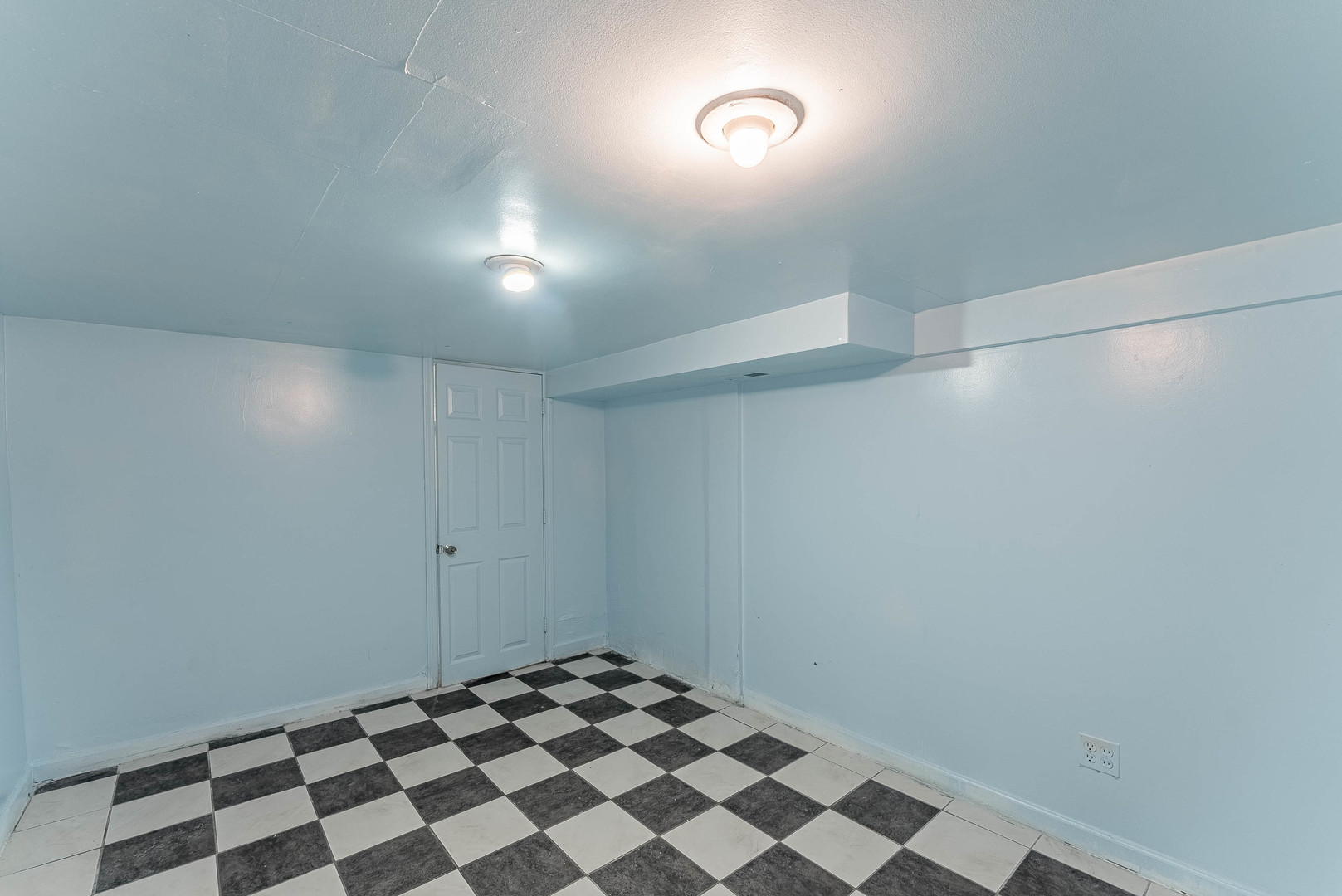 2541 North Mont Clare Avenue Chicago, IL 60707 - Photo 24 of 31 a view of a closet area