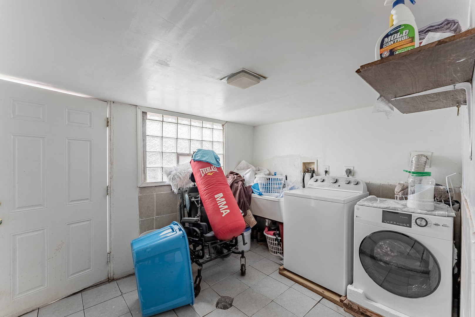 2541 North Mont Clare Avenue Chicago, IL 60707 - Photo 28 of 31 a view of a storage & utility room with washer and dryer