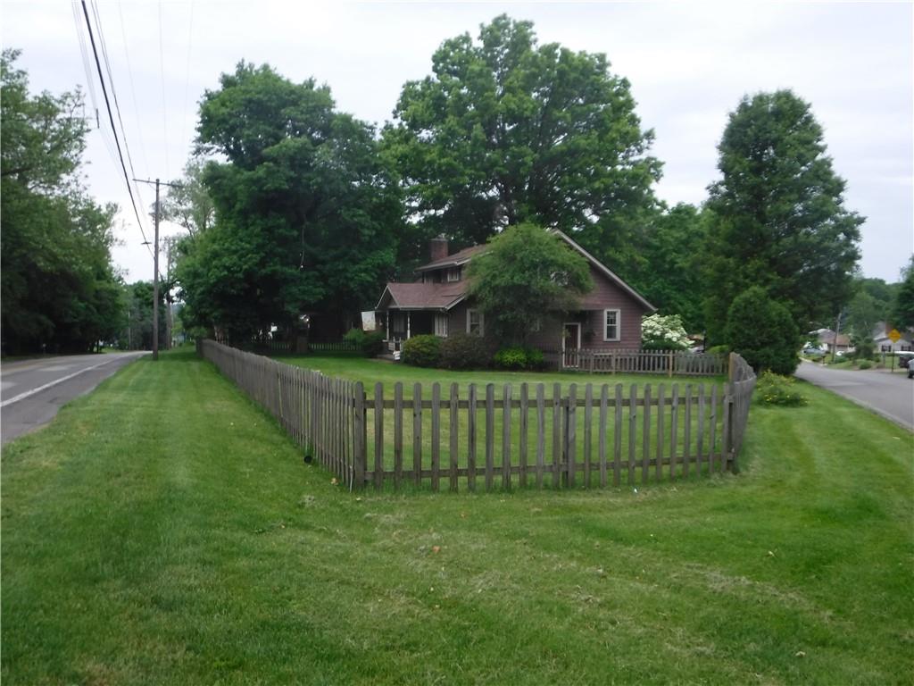 2059 Mercer Road New Brighton, PA 15066 - Photo 4 of 25 Gallery Image 4
