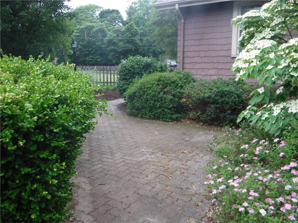 2059 Mercer Road New Brighton, PA 15066 - Photo 5 of 25 Gallery Image 5