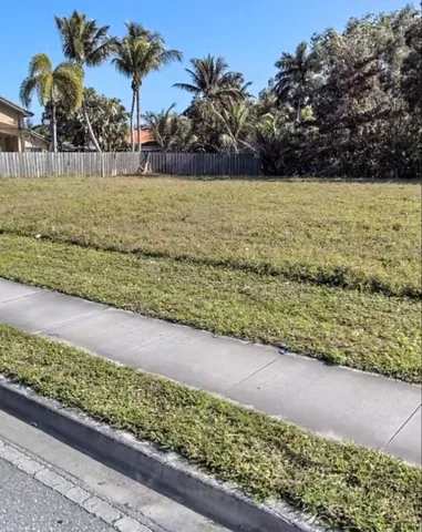 $180,000 | 0 Emilio Lane, Palm Springs, FL 33406