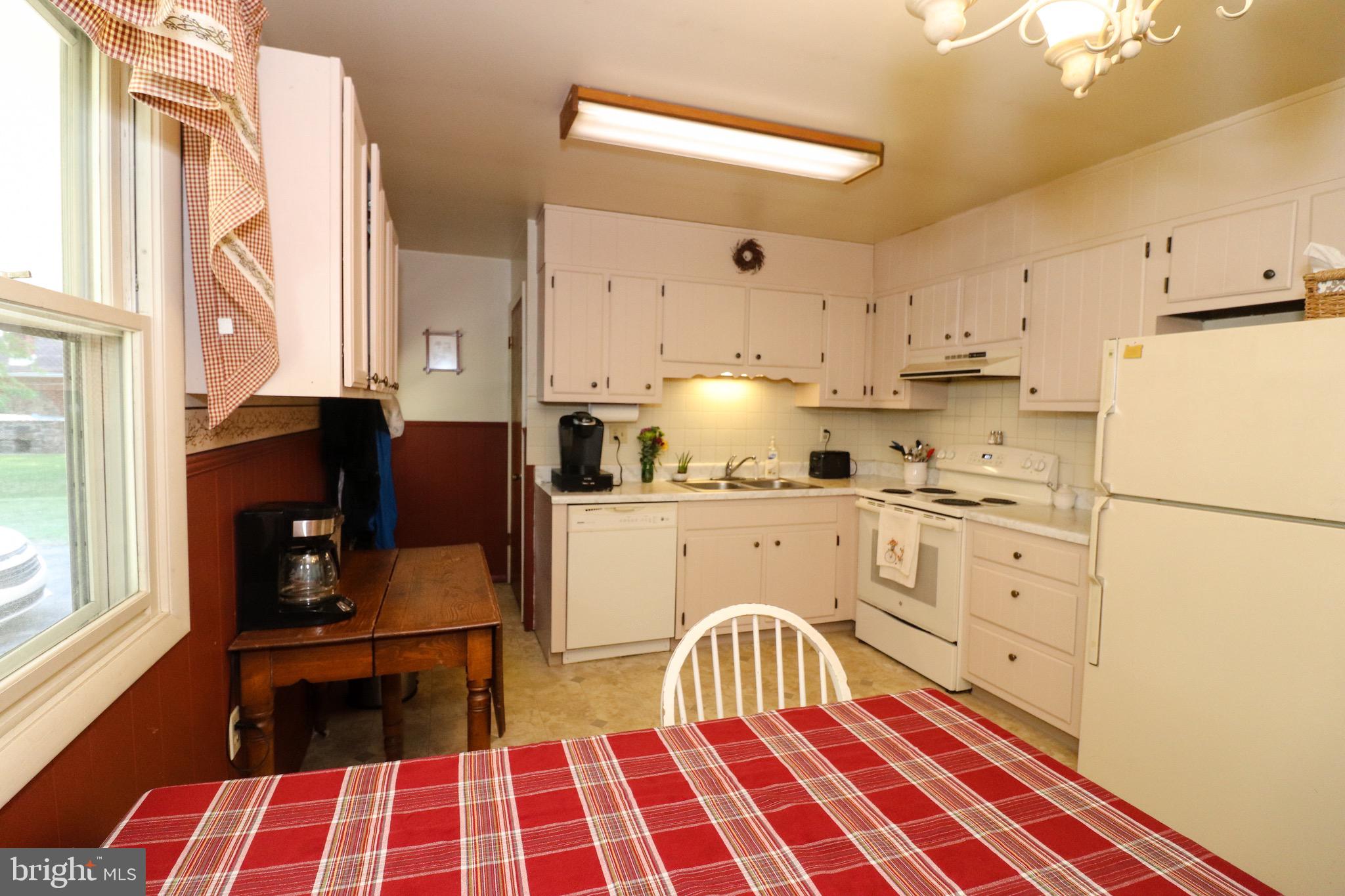1617 Crowder Avenue Reading, PA 19607 - Photo 10 of 39 Gallery Image 10