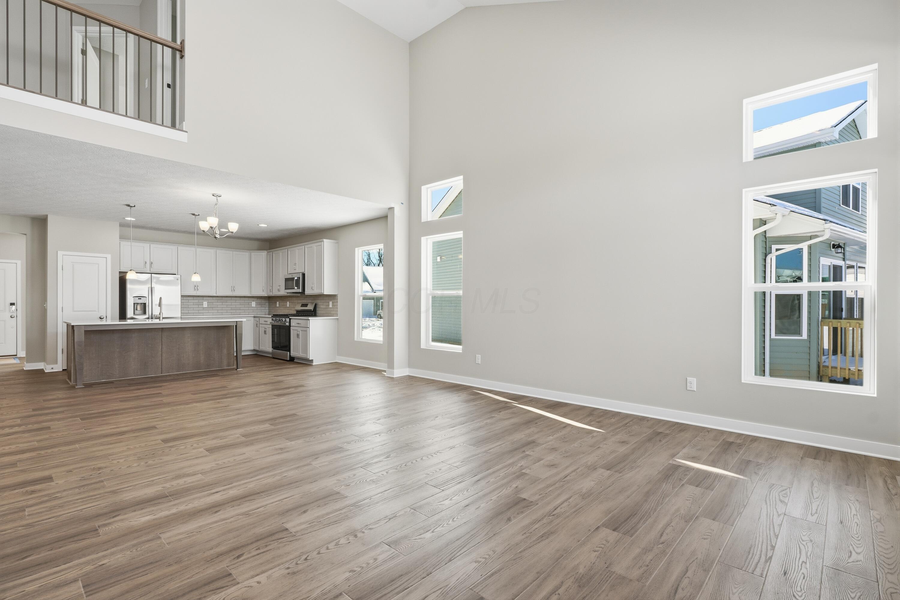 284 Olympic Loop Commercial Point, OH 43116 - Photo 13 of 44 Living Room
