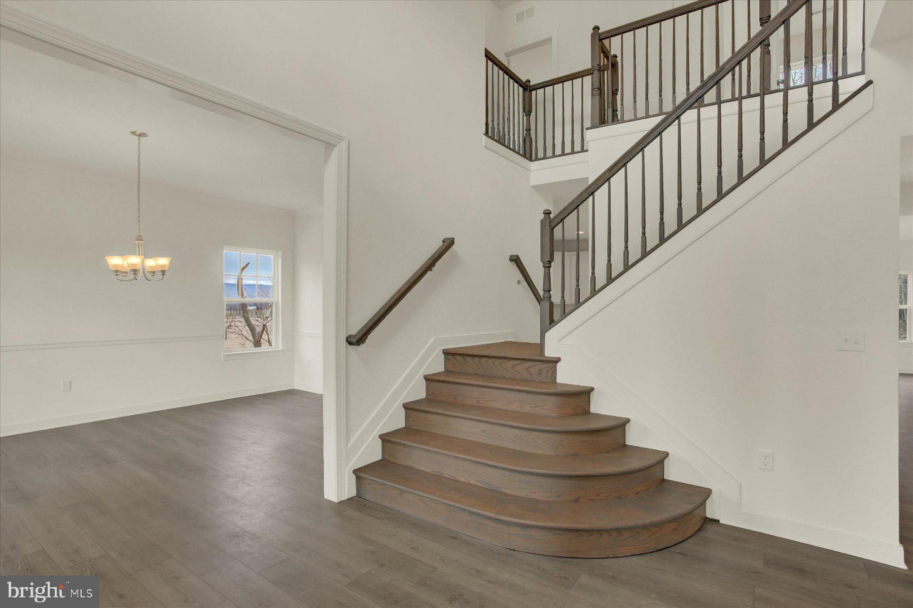376 North Locust Point Road Mechanicsburg, PA 17050 - Photo 9 of 48 Gallery Image 9