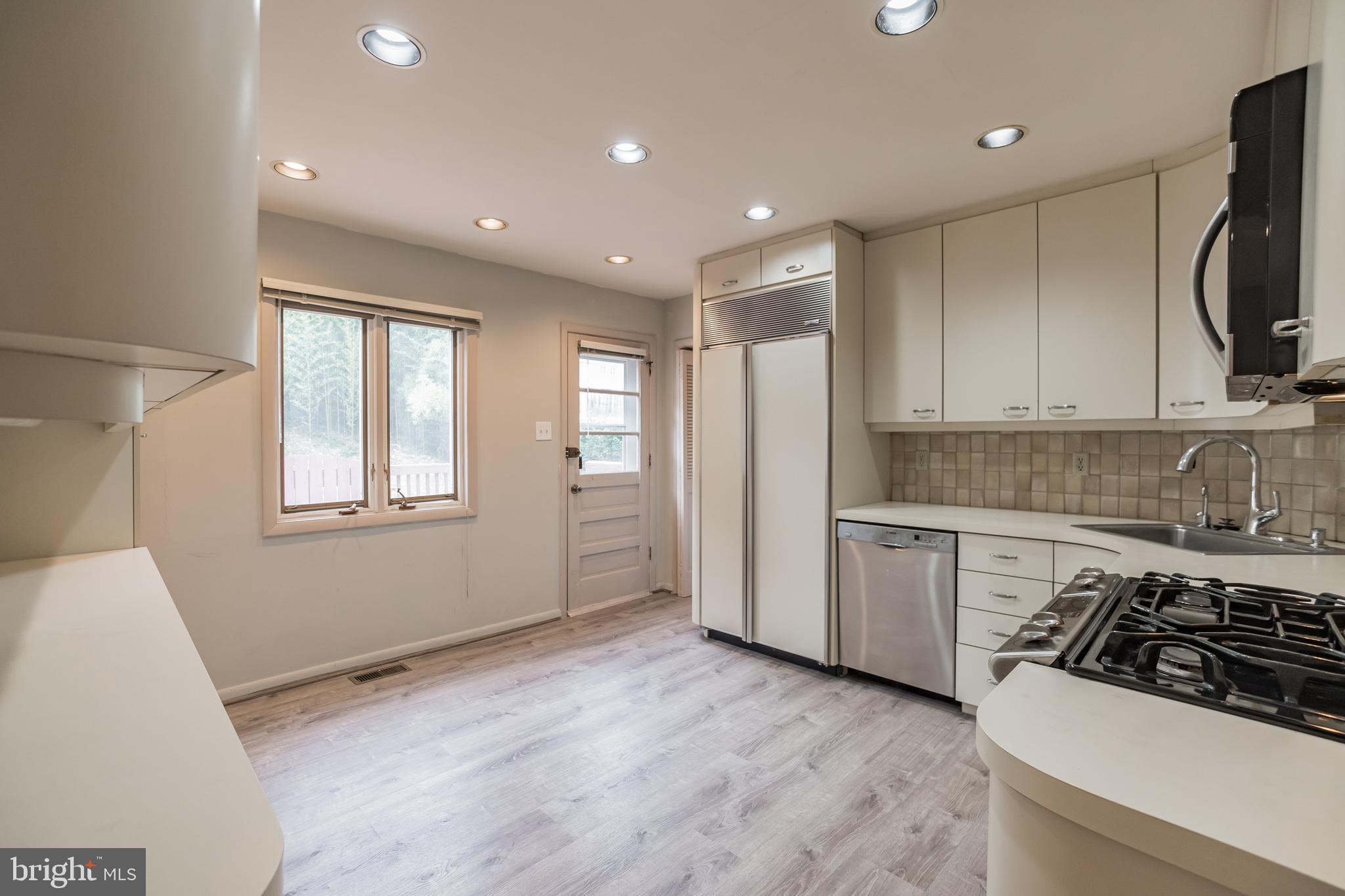 112 Lewis Road Havertown, PA 19083 - Photo 7 of 42
