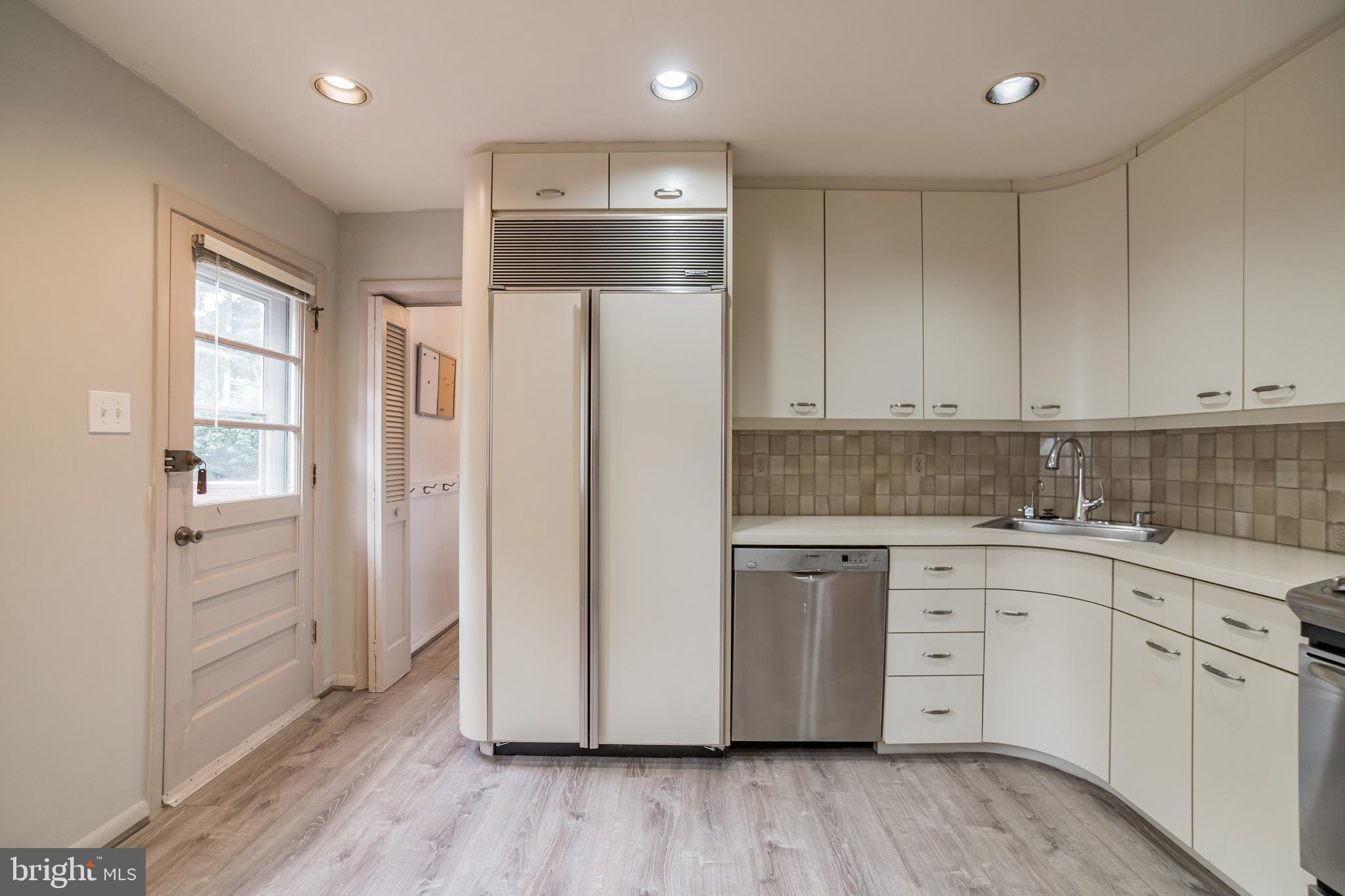 112 Lewis Road Havertown, PA 19083 - Photo 9 of 42