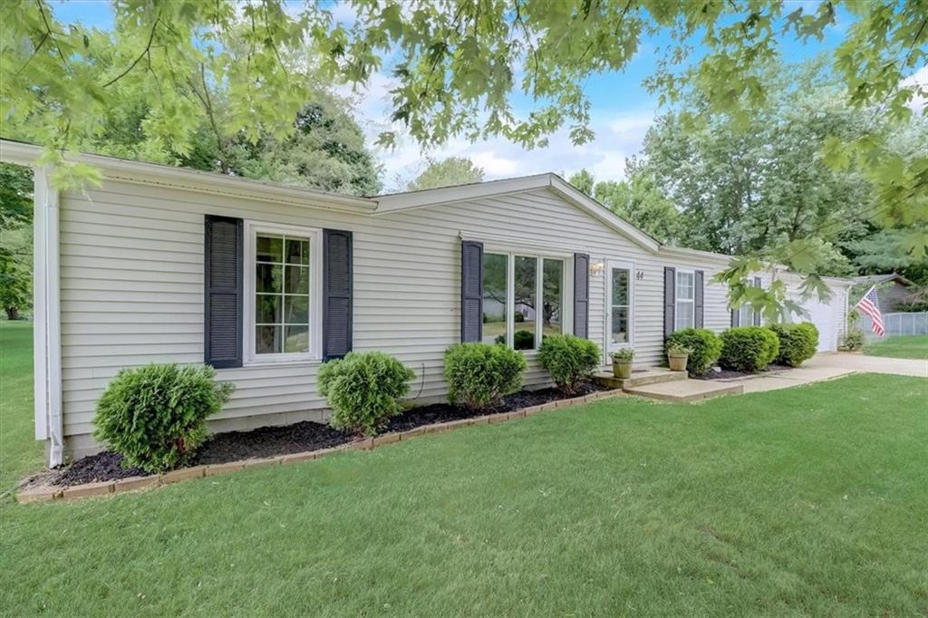 44 Inman Drive Ingalls, IN 46048 - Photo 3 of 39