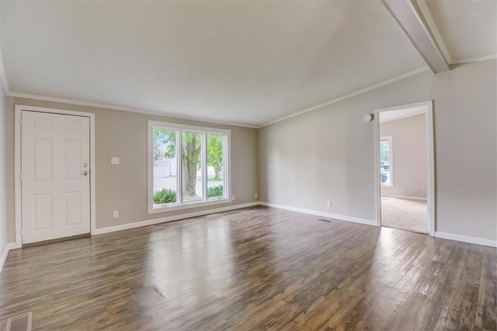 44 Inman Drive Ingalls, IN 46048 - Photo 5 of 39