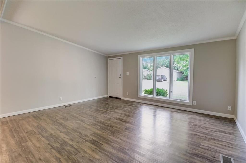 44 Inman Drive Ingalls, IN 46048 - Photo 6 of 39