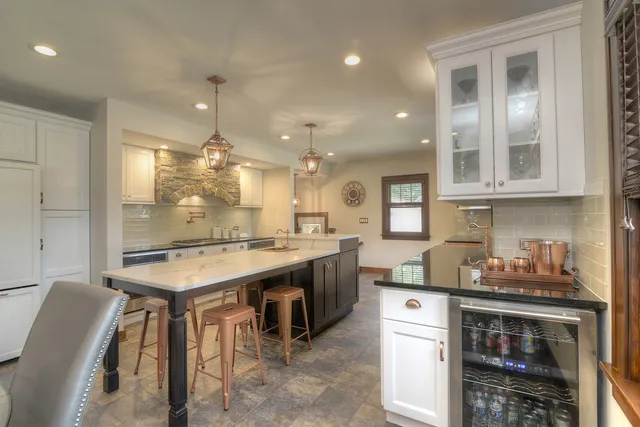 $525,000 | 200 Fulton Street, West Chicago, IL 60185