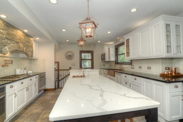 $525,000 | 200 Fulton Street, West Chicago, IL 60185