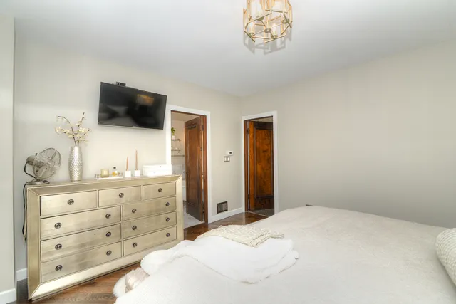 $525,000 | 200 Fulton Street, West Chicago, IL 60185