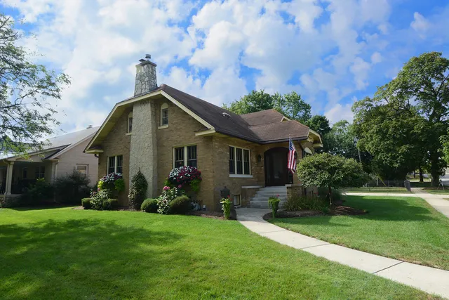 $525,000 | 200 Fulton Street, West Chicago, IL 60185