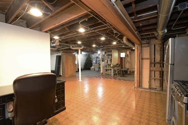 $525,000 | 200 Fulton Street, West Chicago, IL 60185