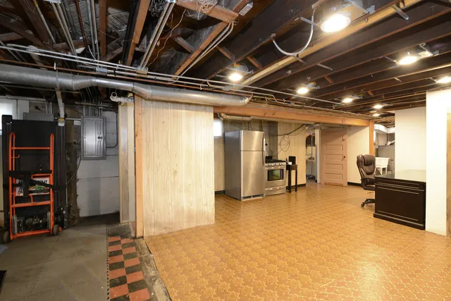 $525,000 | 200 Fulton Street, West Chicago, IL 60185