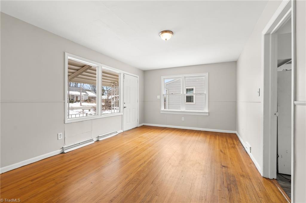 1129 Bridges Drive High Point, NC 27262 - Photo 4 of 22 Love the large Picture window