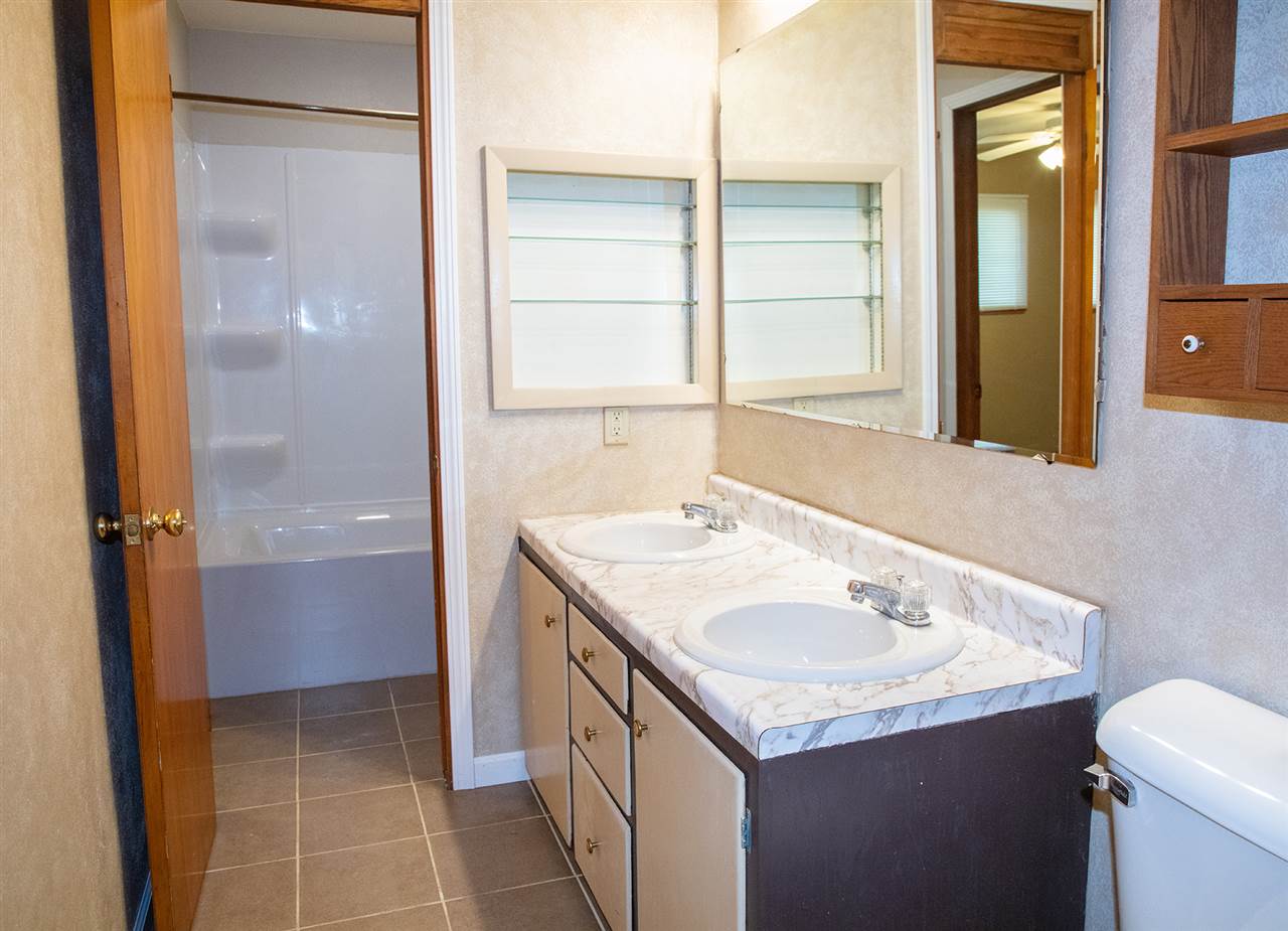 463 2nd Street Hudson, IA 50643 - Photo 10 of 20 Gallery Image 10