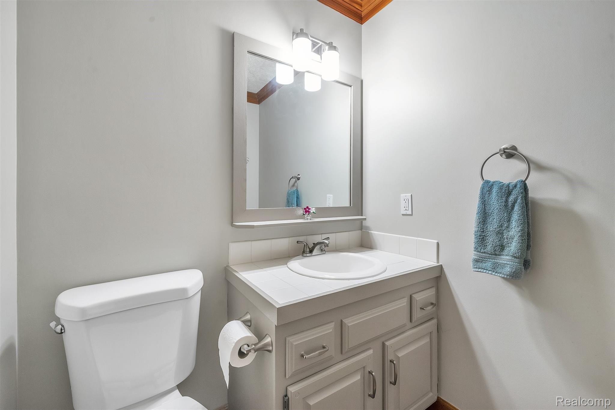 2168 Woodfield Road Okemos, MI 48864 - Photo 16 of 35 26-2168 Woodfield Rd-windowstill-real-estate-photography-26.jpg
