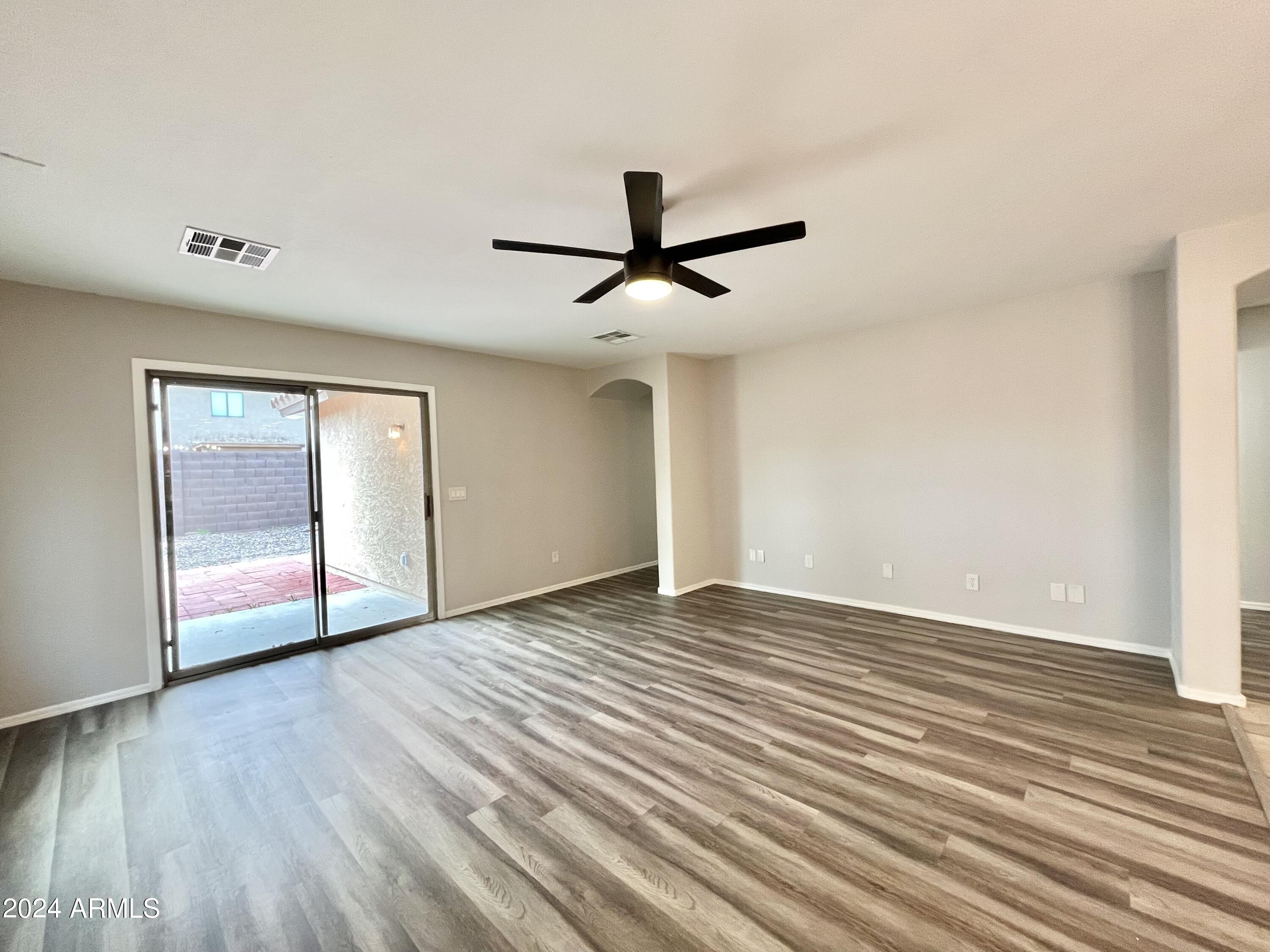 45401 West Applegate Road Maricopa, AZ 85139 - Photo 7 of 23 IMG_5468