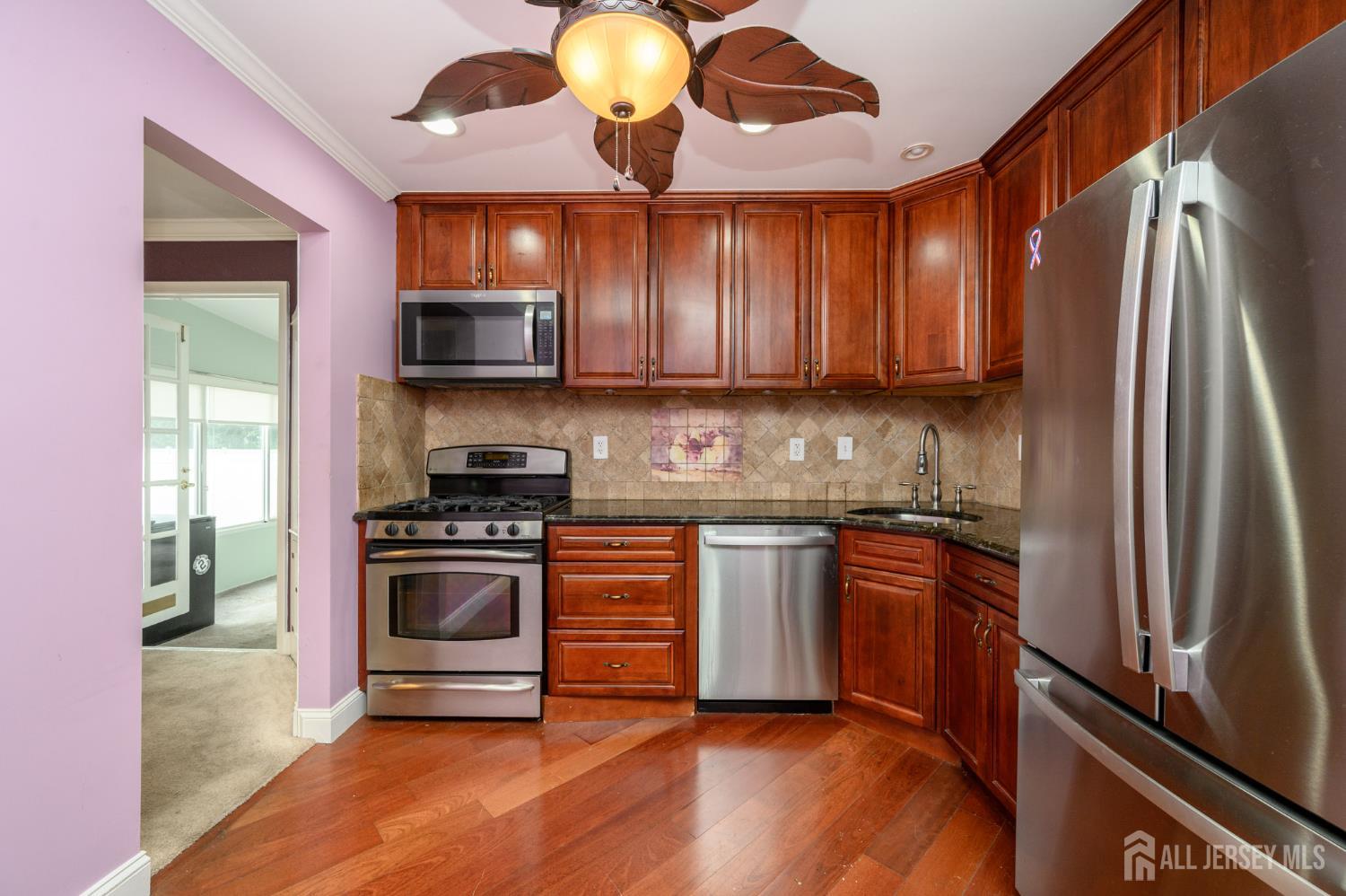 317 Libourel Road South Plainfield, NJ 07080 - Photo 10 of 40