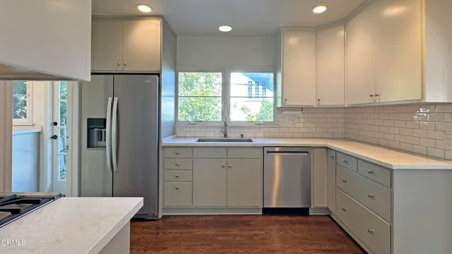 $6,500 | 400 South Meridith Avenue, Pasadena, CA 91106