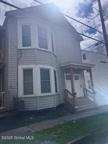 $275,000 | 30 118th Street, Troy, NY 12182