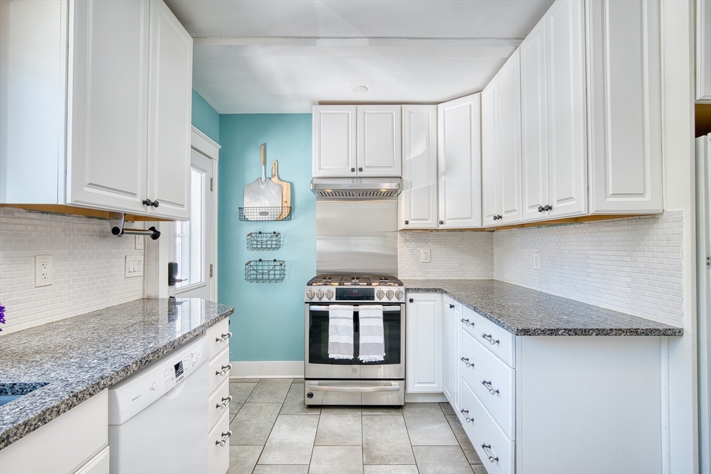 132 Centre Street Quincy, MA 02169 - Photo 7 of 39