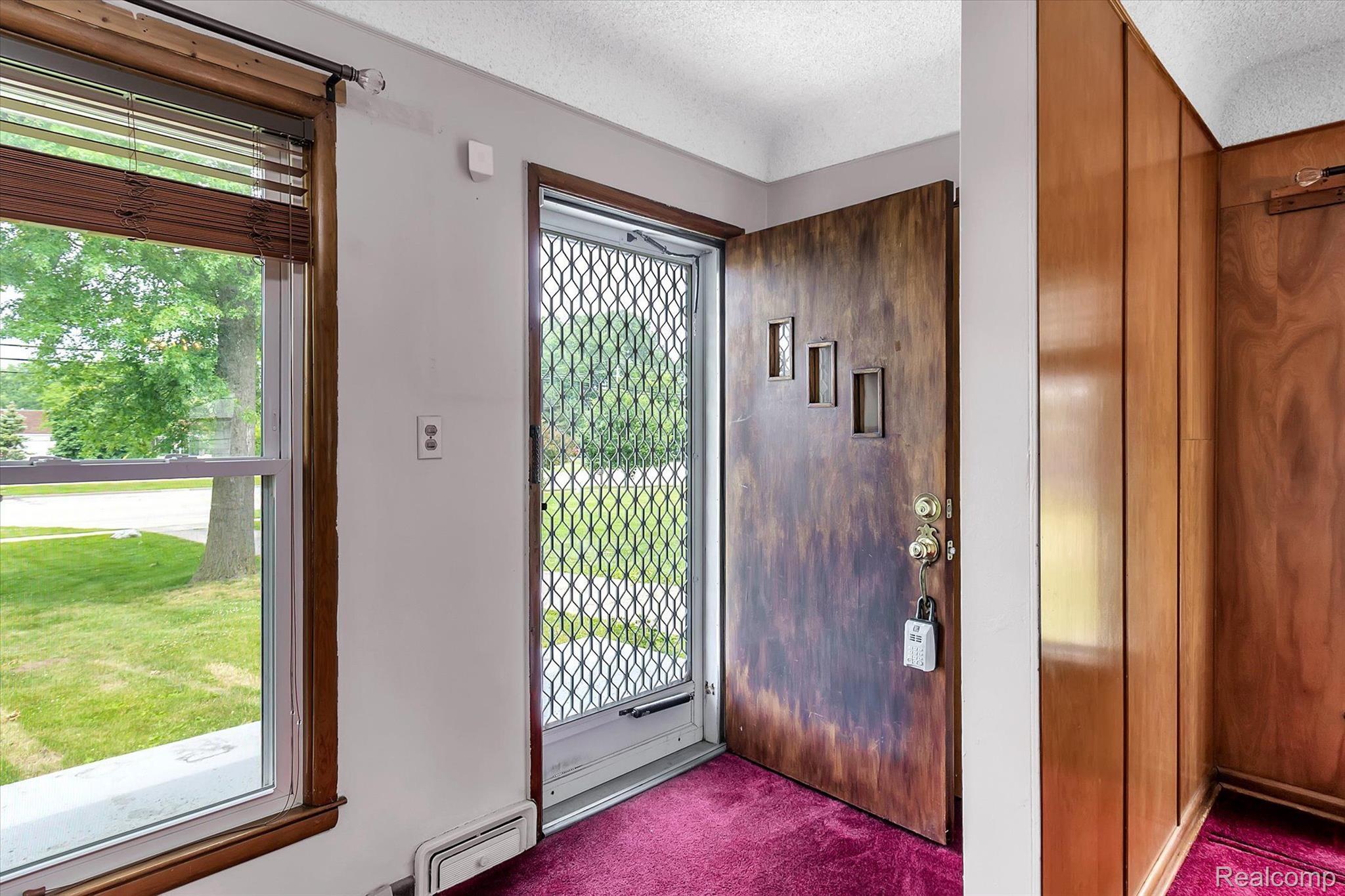 22955 Northline Road Taylor, MI 48180 - Photo 10 of 38 FRONT DOOR ENTRY