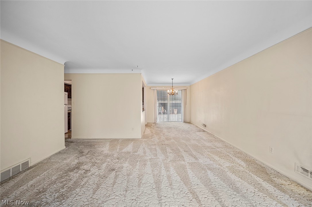 7362 Oakwood Road Parma, OH 44130 - Photo 4 of 31