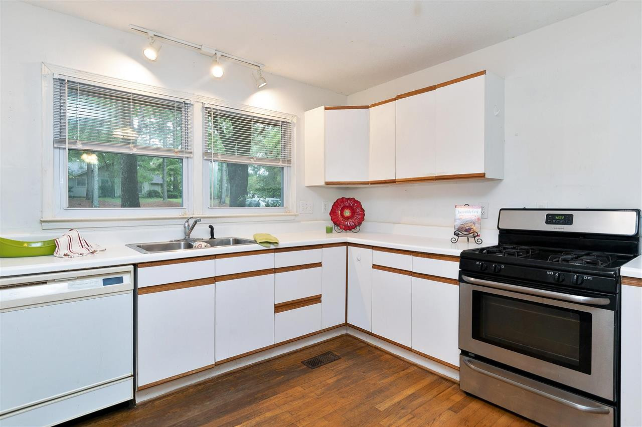 3404 Morningside Drive Raleigh, NC 27607 - Photo 7 of 27 Photo 7