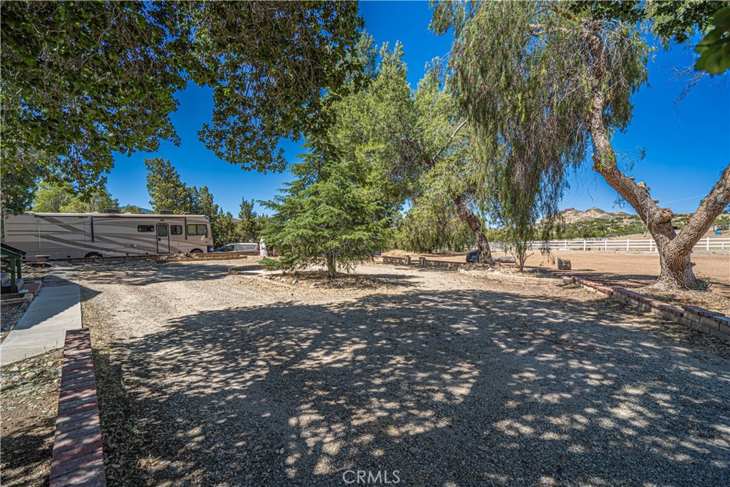 33306 Tyndall Road Agua Dulce, CA 91390 - Photo 67 of 70 Circular drive