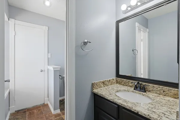 $2,350 | 6422 Lochglen, San Antonio, TX 78240