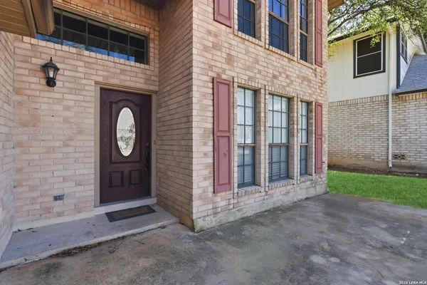 $2,350 | 6422 Lochglen, San Antonio, TX 78240