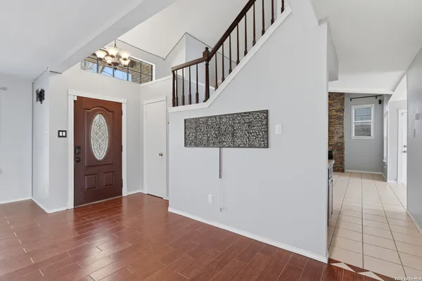 $2,350 | 6422 Lochglen, San Antonio, TX 78240